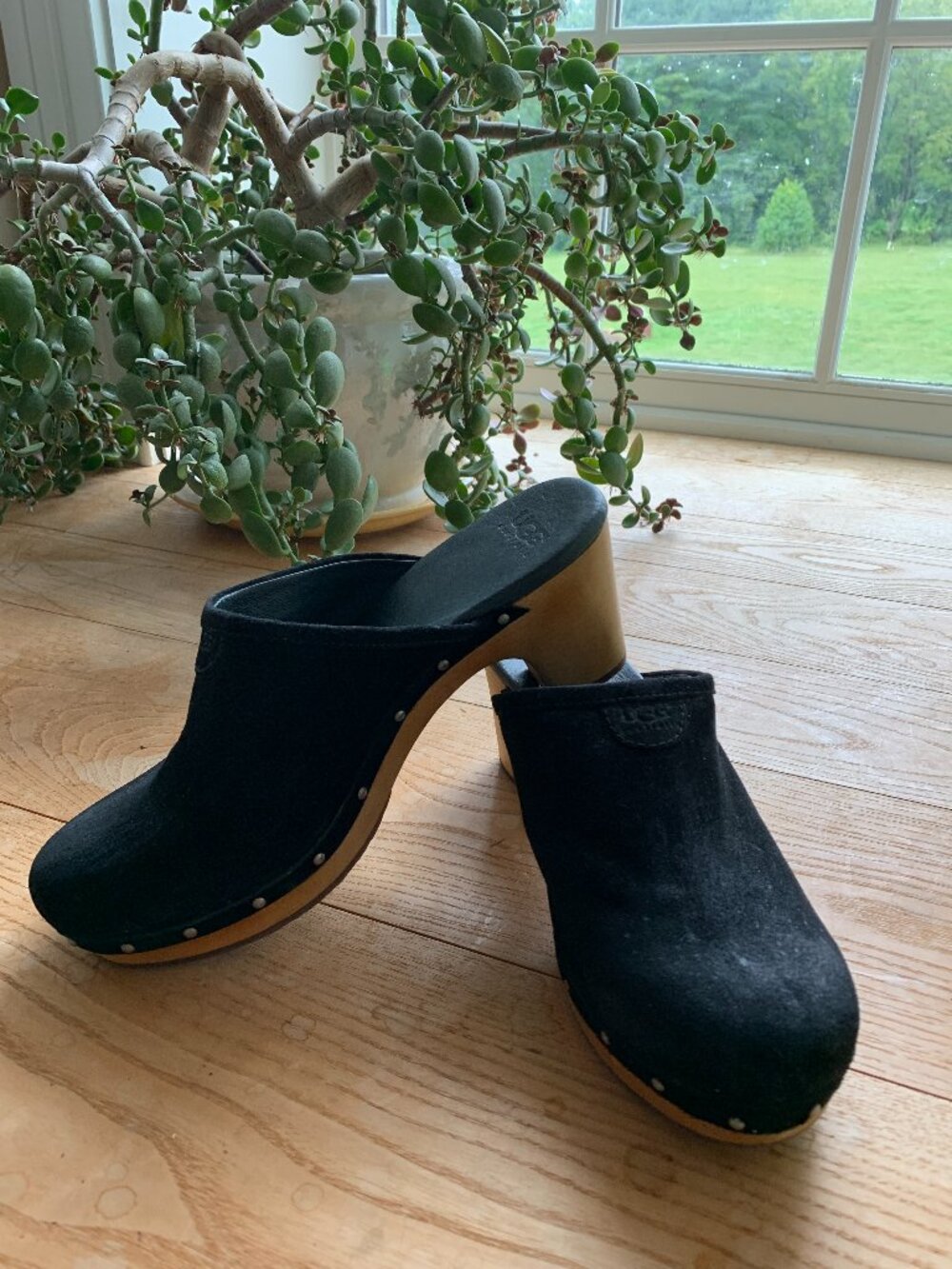 UGG Australia womens black suede Abbie studded wood heel clogs size 10 with box